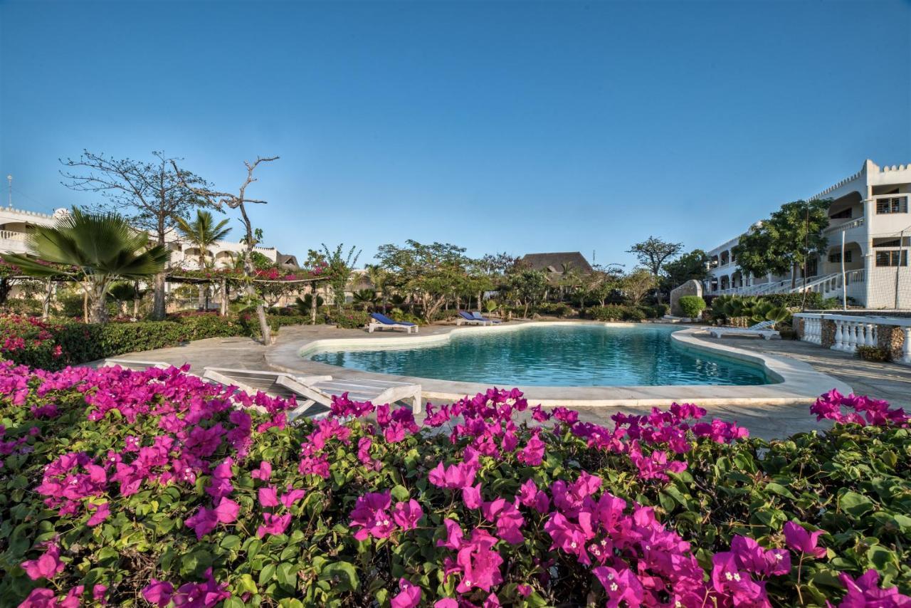 Jumbo Club Watamu Hotel ภายนอก รูปภาพ