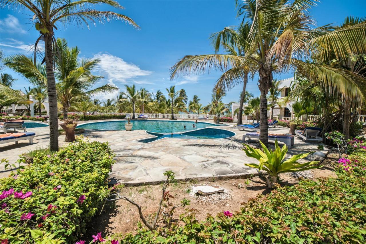 Jumbo Club Watamu Hotel ภายนอก รูปภาพ