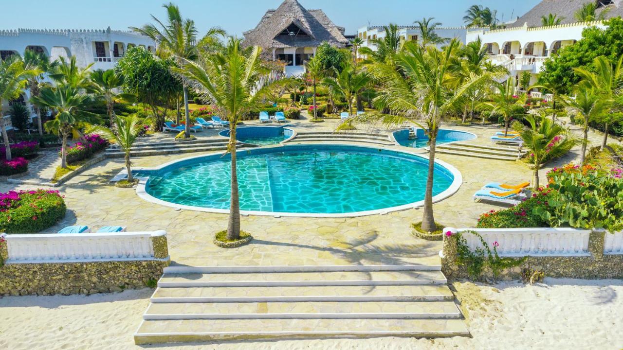 Jumbo Club Watamu Hotel ภายนอก รูปภาพ