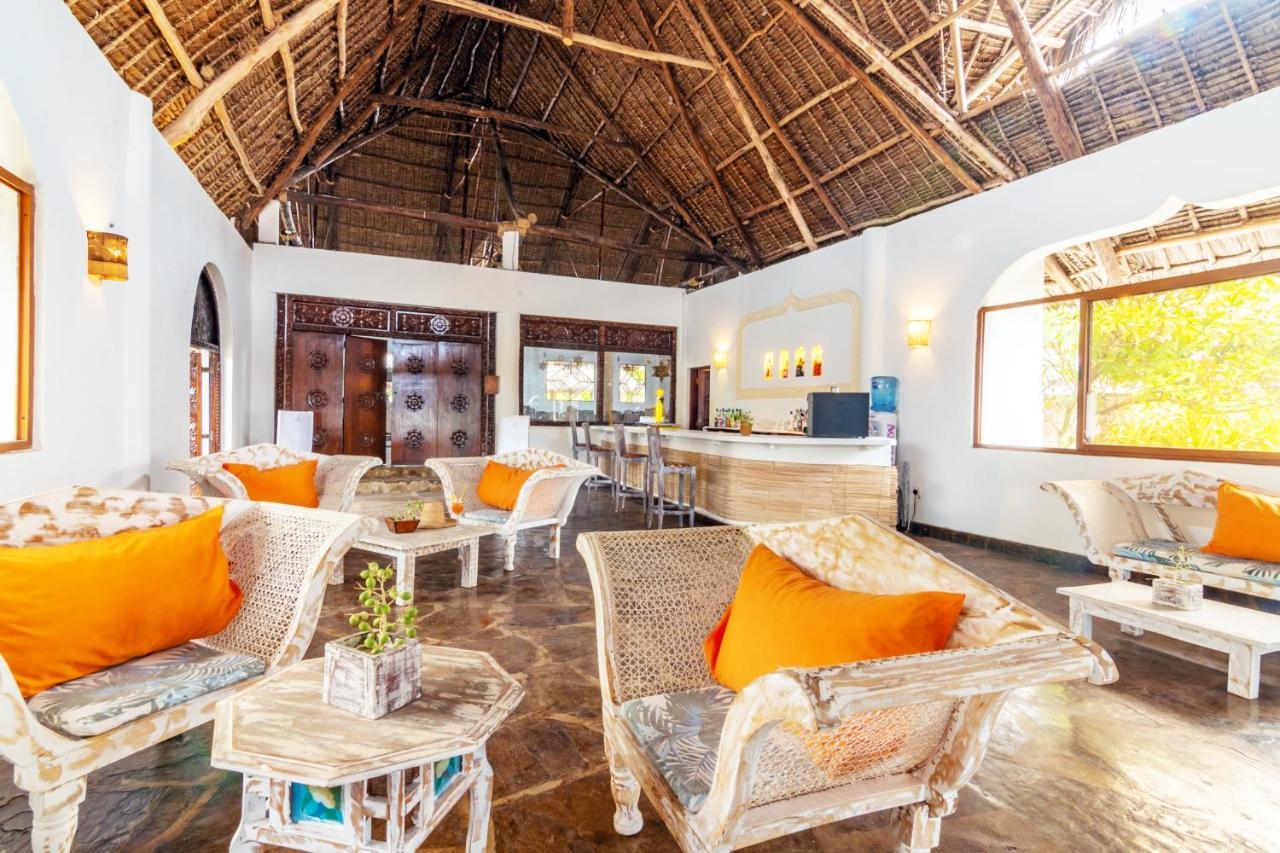 Jumbo Club Watamu Hotel ภายนอก รูปภาพ
